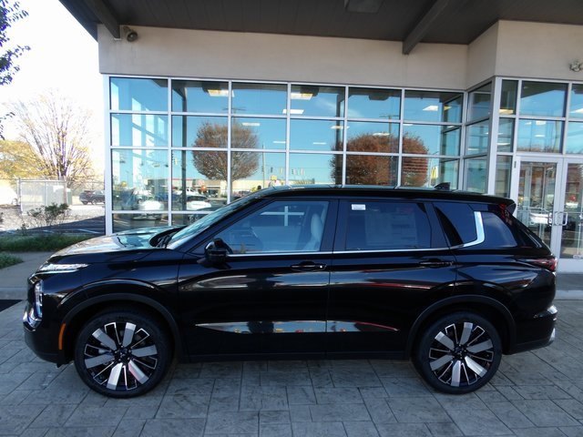 New 2025 Mitsubishi Outlander SE image 4