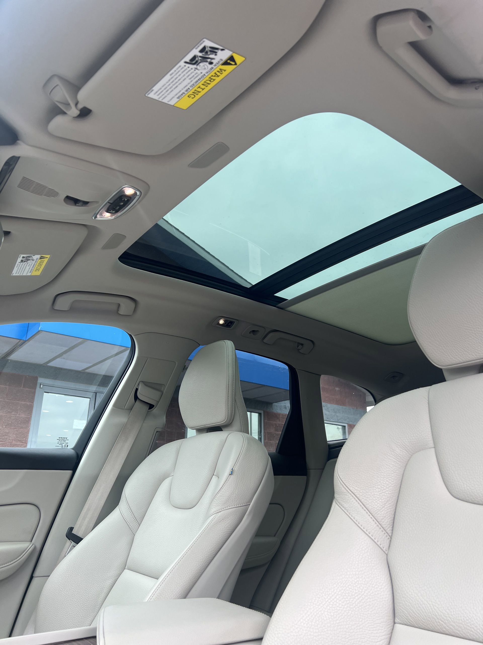 Used 2021 Volvo XC60 T5 Momentum AWD/4WD image 16