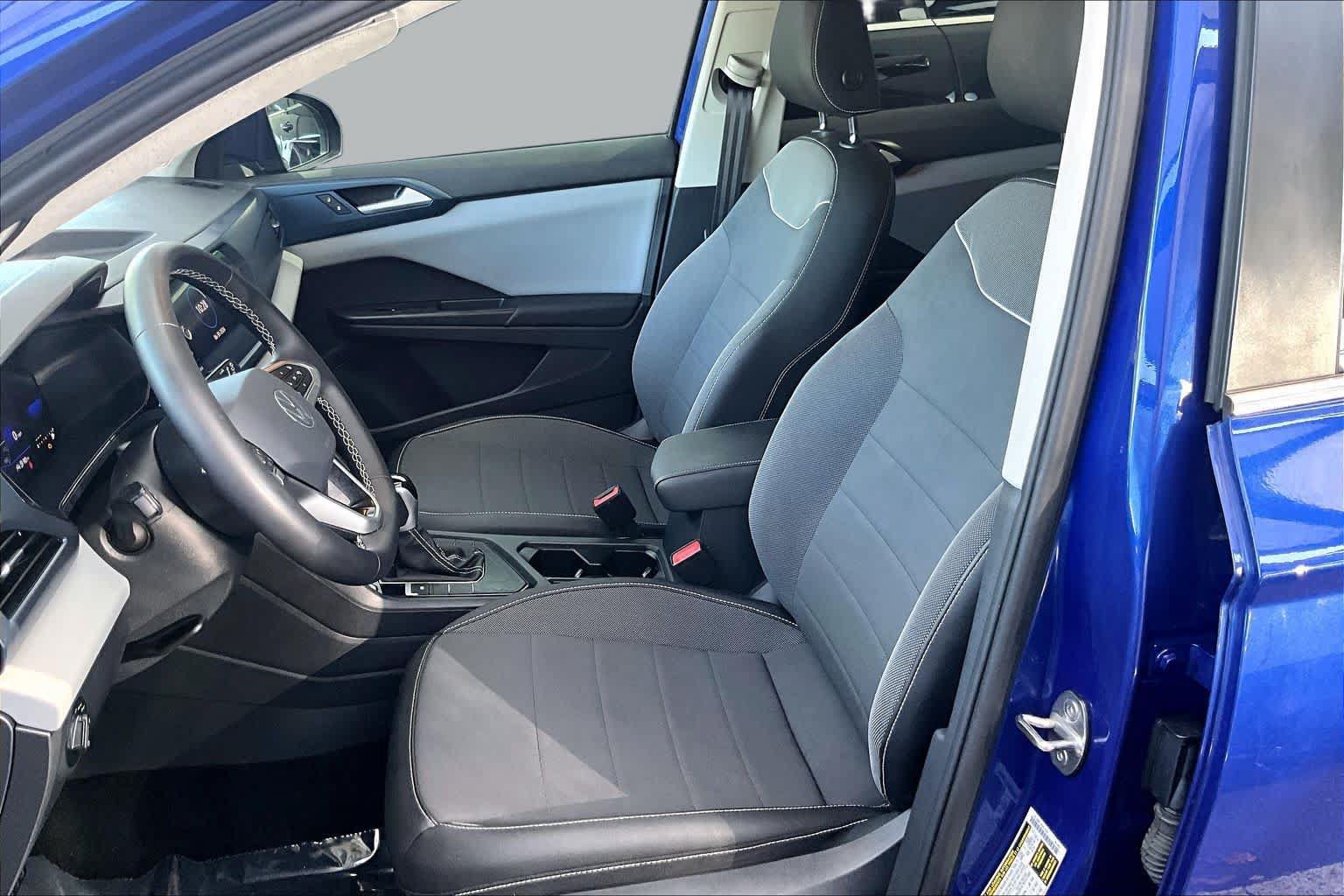 Certified 2023 Volkswagen Taos SE FWD image 9