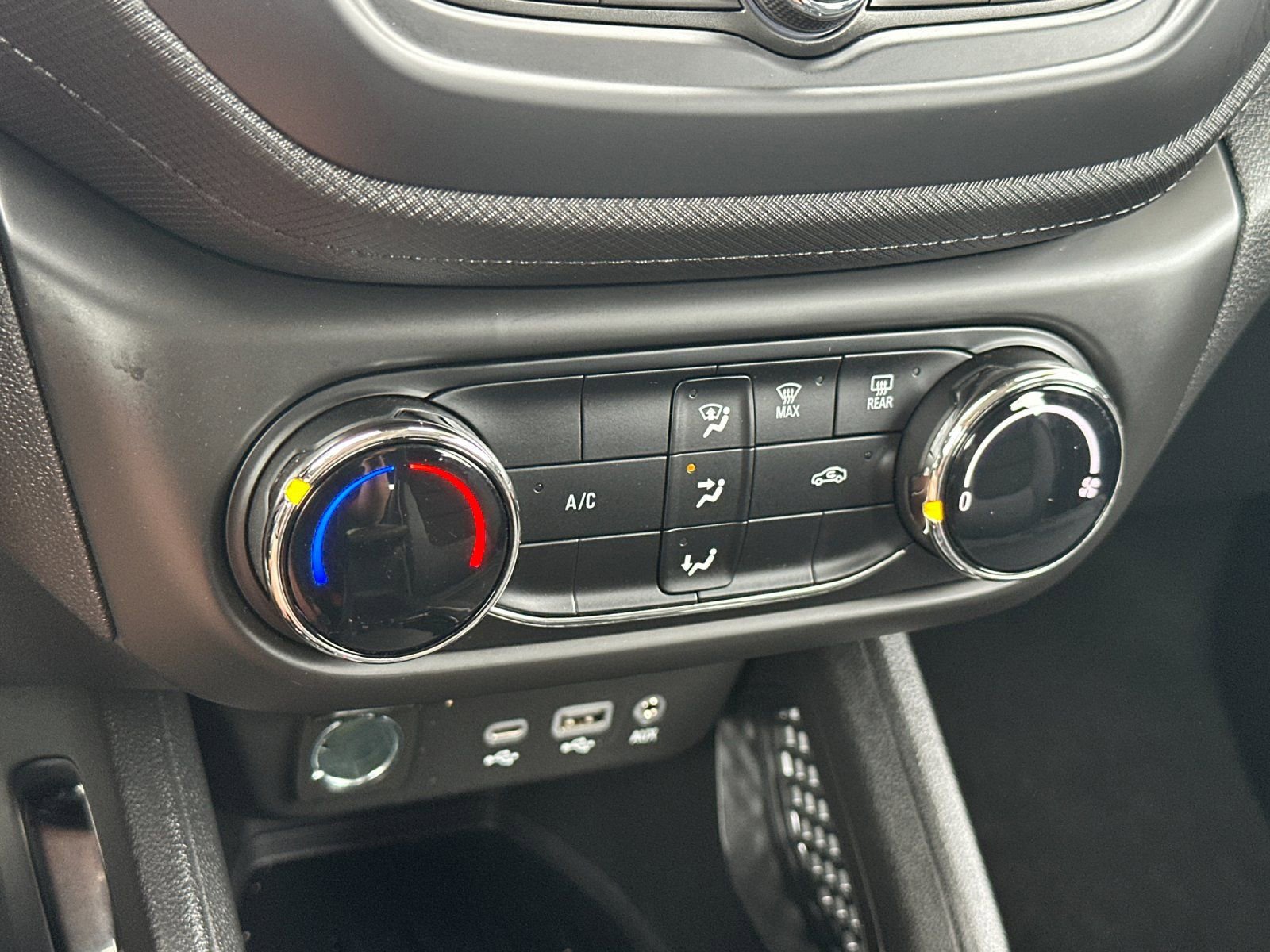 Used 2023 Chevrolet TrailBlazer LS FWD image 23