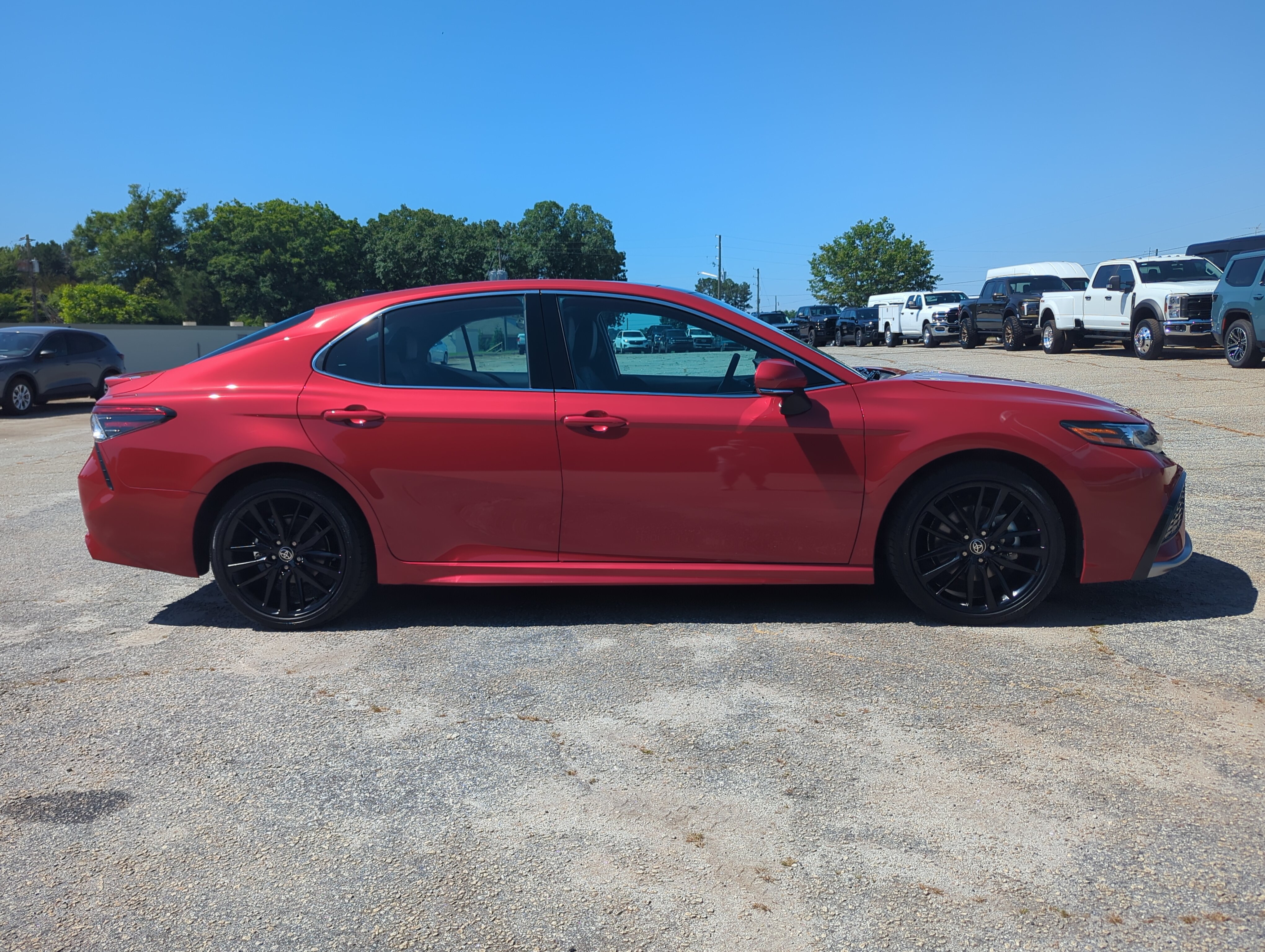 Used 2022 Toyota Camry XSE FWD video 2