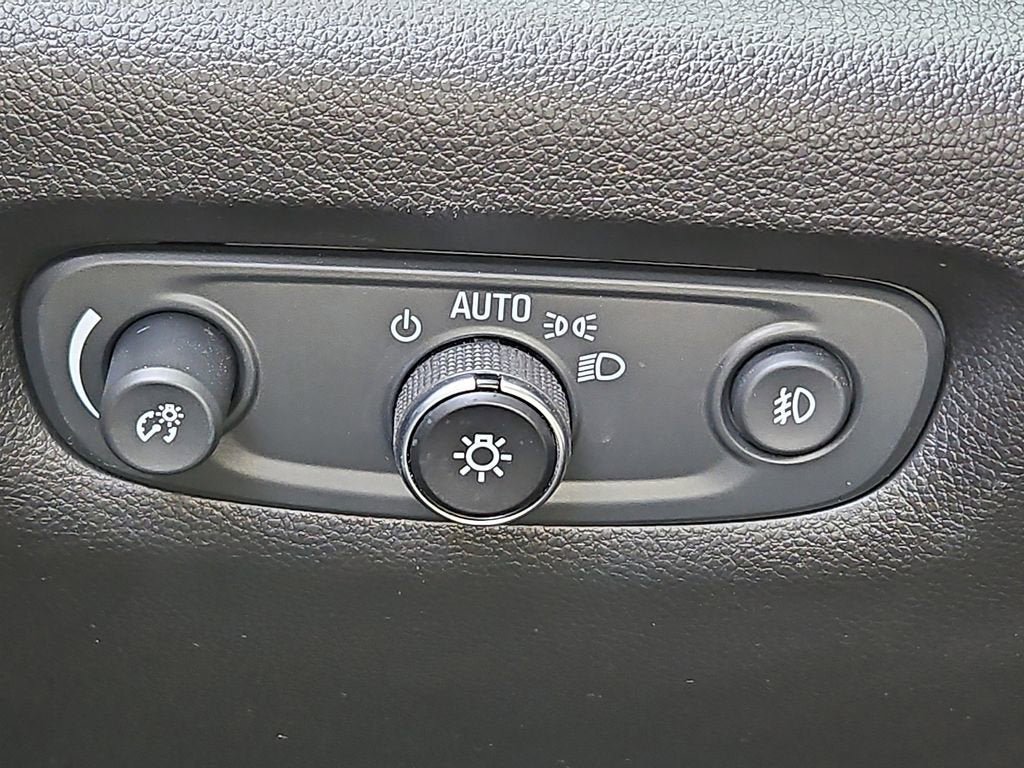 Certified 2021 Chevrolet Traverse LT FWD image 24
