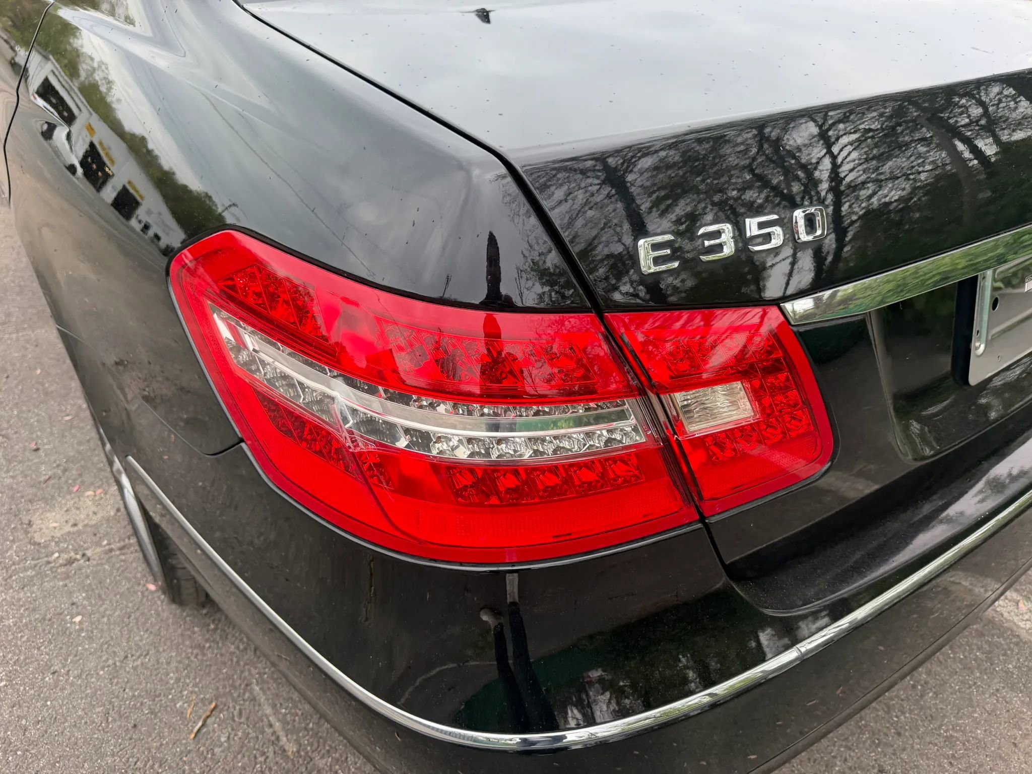 Used 2011 Mercedes-Benz E 350 4MATIC Sedan image 11