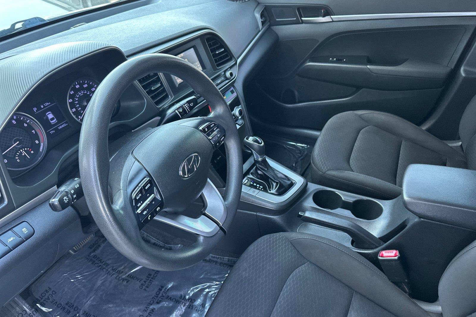Used 2020 Hyundai Elantra SE w/ Cargo Package (C1) FWD image 9