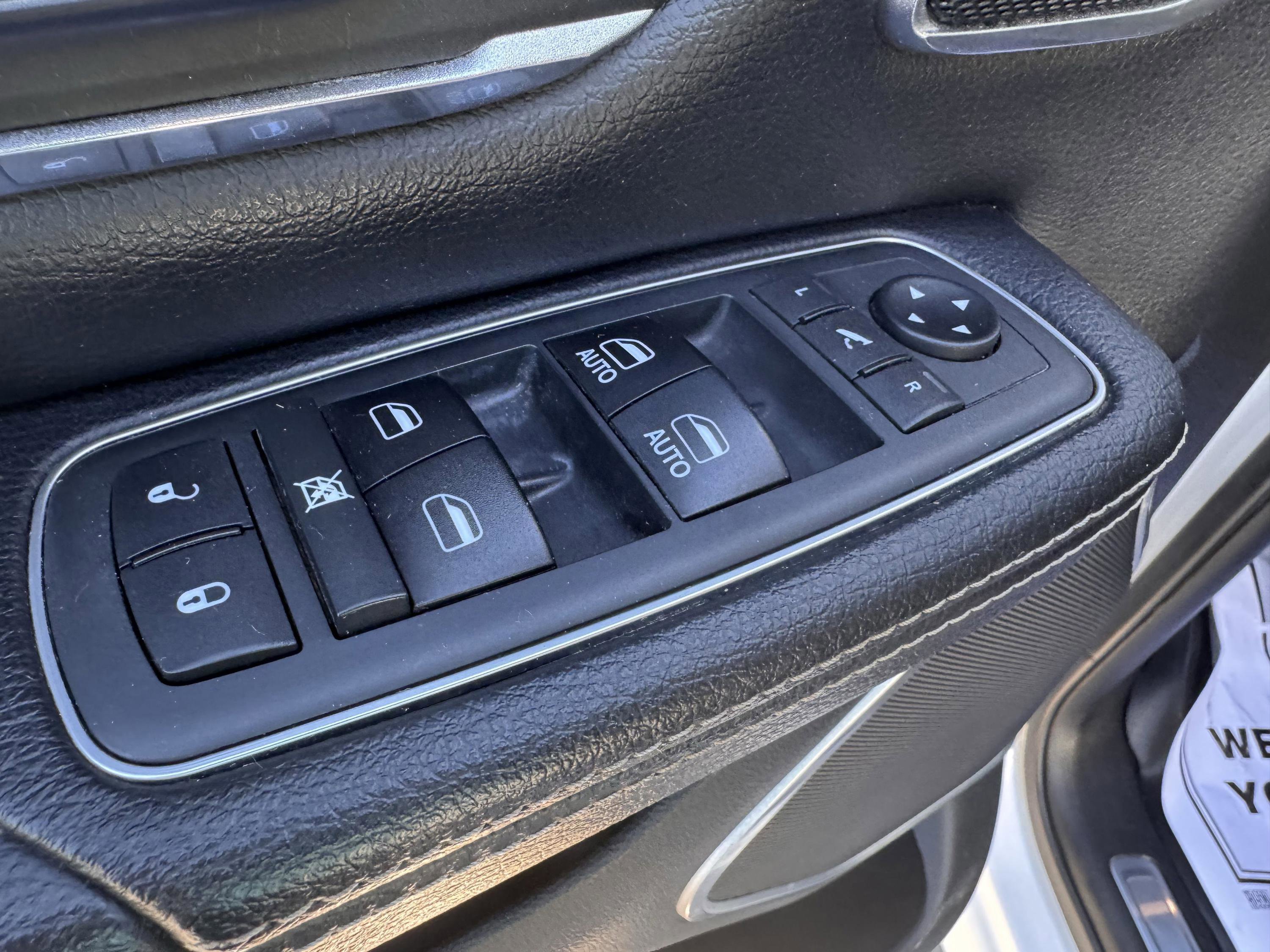 Used 2019 RAM 1500 Laramie AWD/4WD image 25