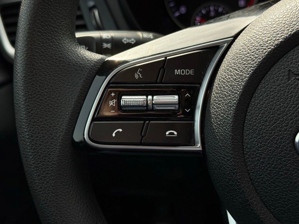 Certified 2020 Kia Optima LX image 17