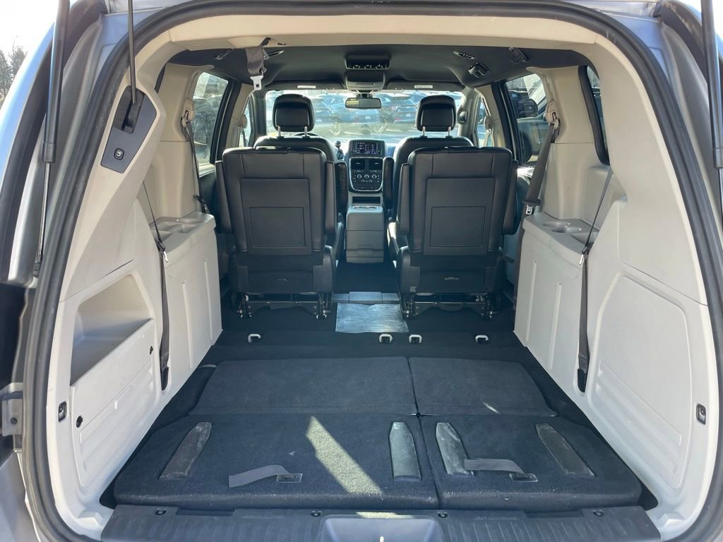 Used 2019 Dodge Grand Caravan SXT image 26