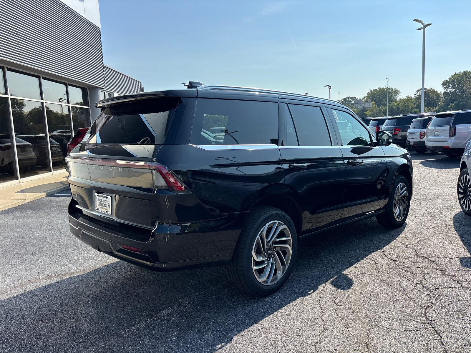 New 2027 Lincoln Navigator Reserve AWD/4WD image 7