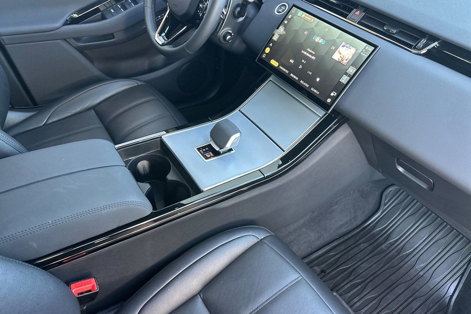 Certified 2025 Land Rover Range Rover Evoque S AWD/4WD image 33