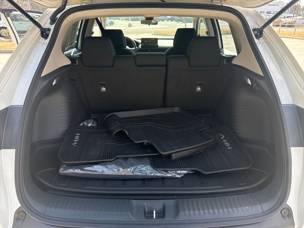 Certified 2025 Honda HR-V LX image 26