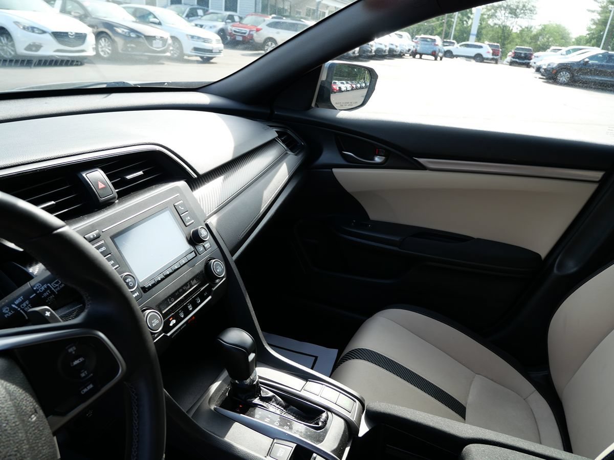 Used 2018 Honda Civic Sport image 12