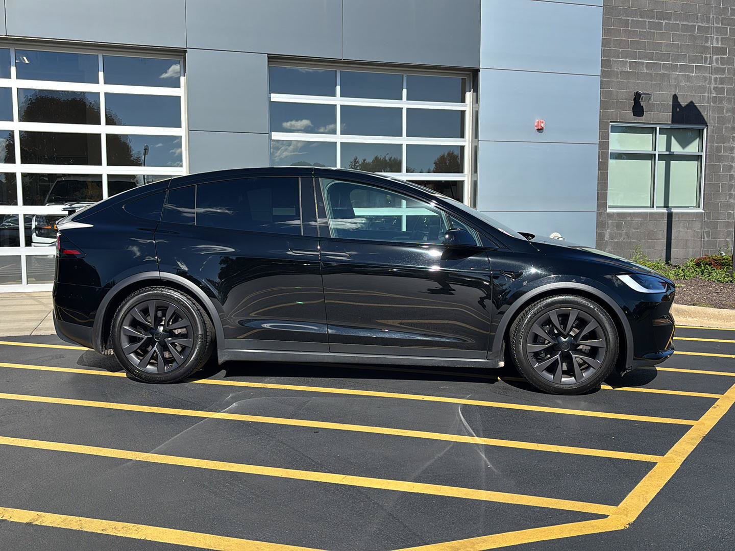 Used 2024 Tesla Model X AWD/4WD image 5