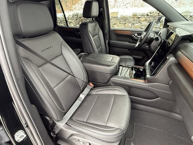 Used 2025 GMC Yukon Denali image 15