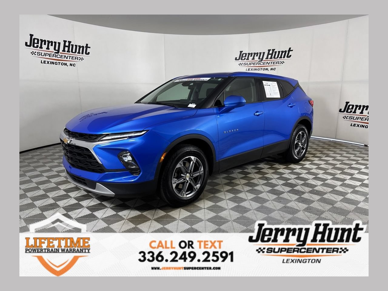 Used 2025 Chevrolet Blazer LT AWD/4WD image 1