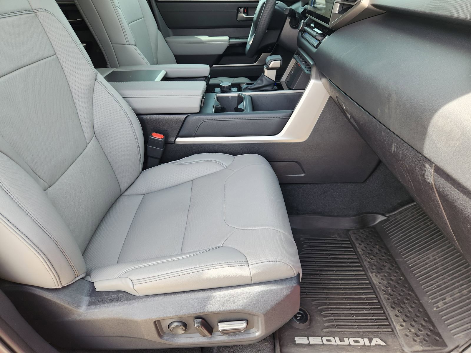 Used 2026 Toyota Sequoia Limited w/ Nightshade Package image 18