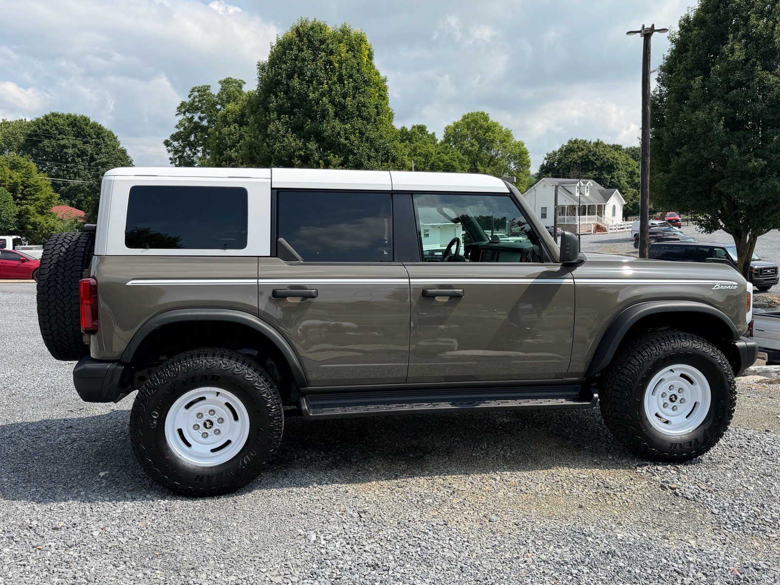 Used 2026 Ford Bronco Heritage Edition AWD/4WD image 4