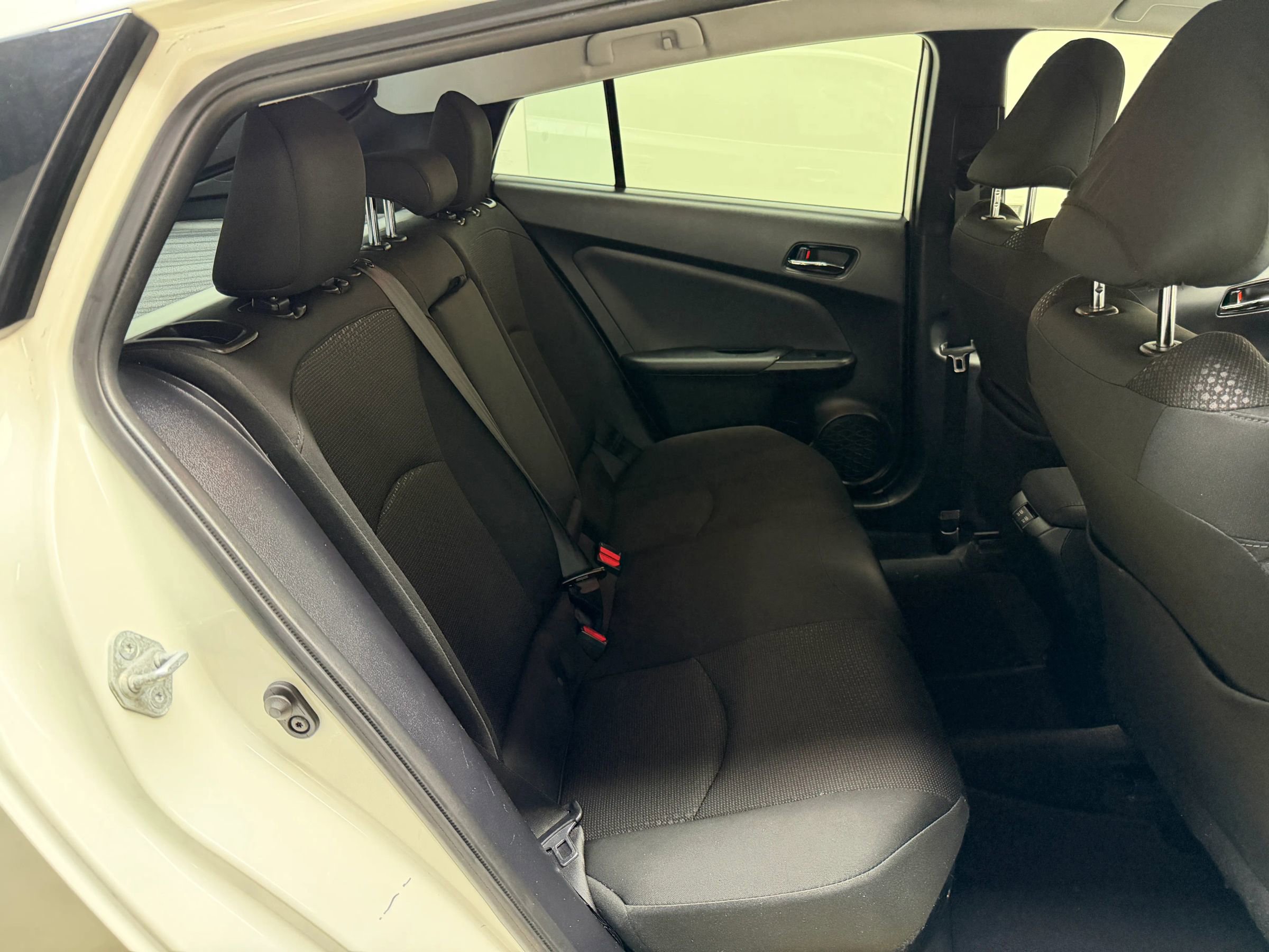 Used 2019 Toyota Prius LE image 20