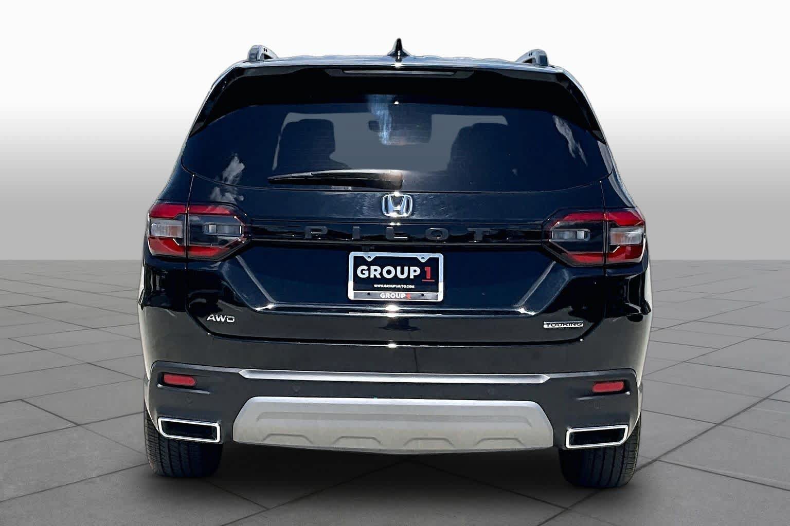 Used 2024 Honda Pilot Touring image 5