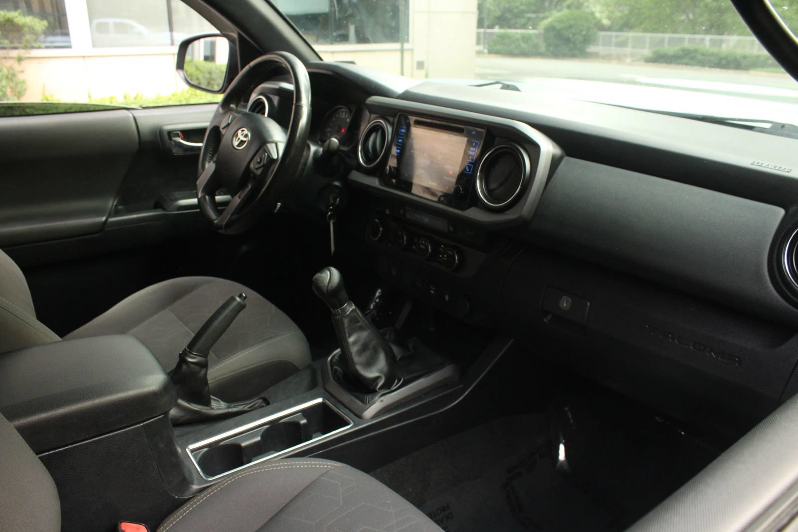 Used 2019 Toyota Tacoma TRD Sport AWD/4WD image 19