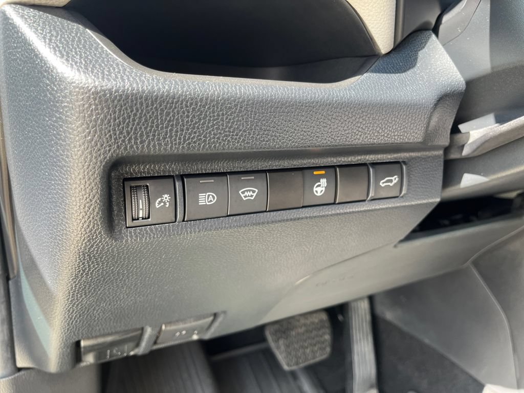 Used 2023 Toyota RAV4 XLE w/ Convenience Package AWD/4WD image 18