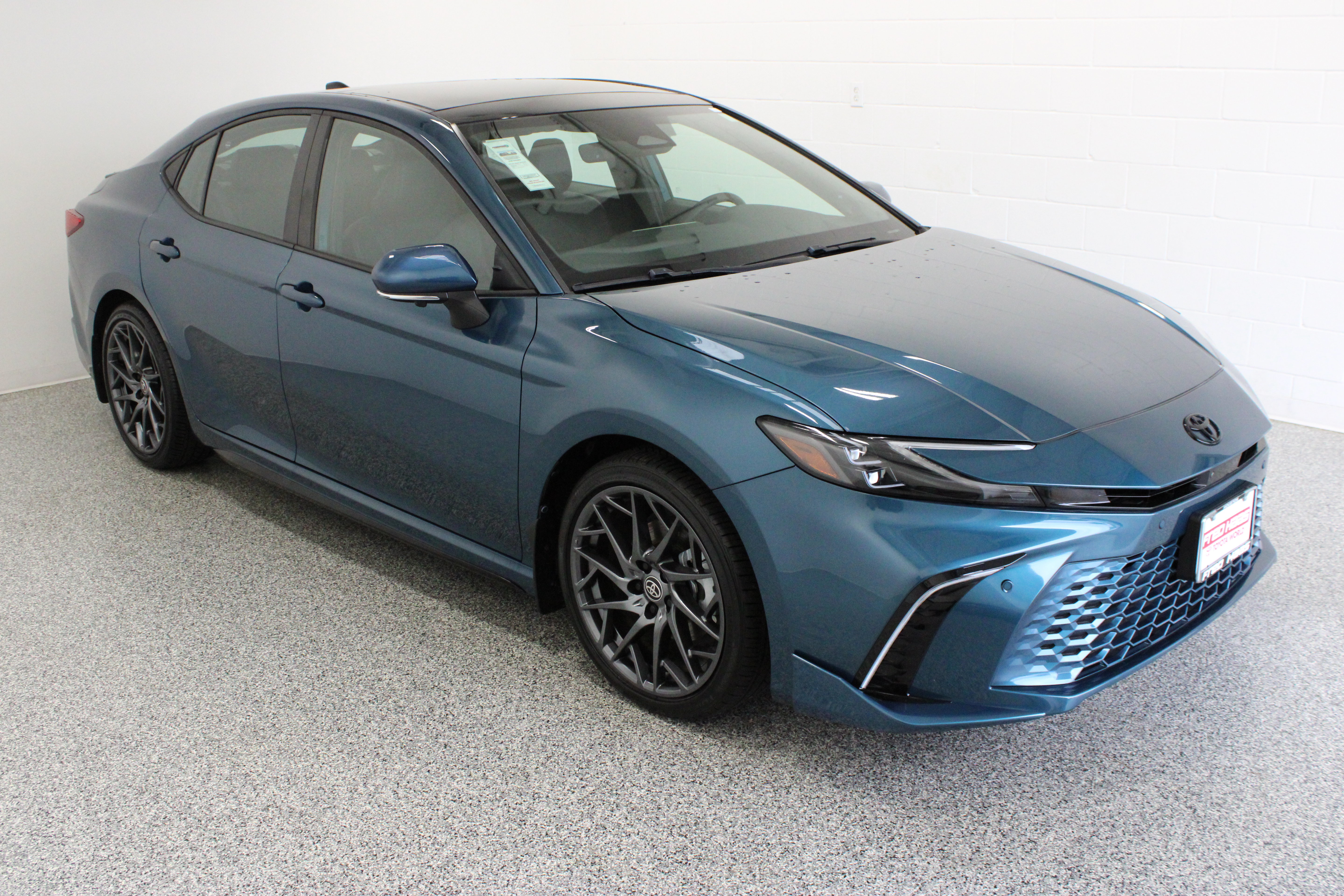 Used 2025 Toyota Camry XSE w/ Premium Plus Package FWD image 4