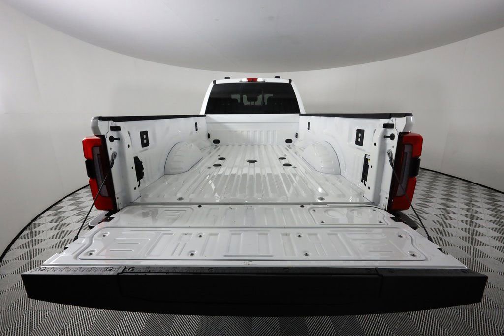 Used 2025 Ford F450 Platinum w/ Platinum Plus Package image 7