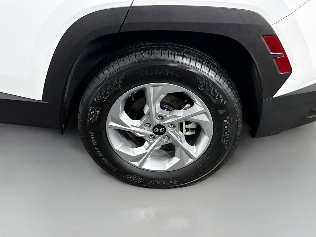 Used 2024 Hyundai Tucson SE image 32