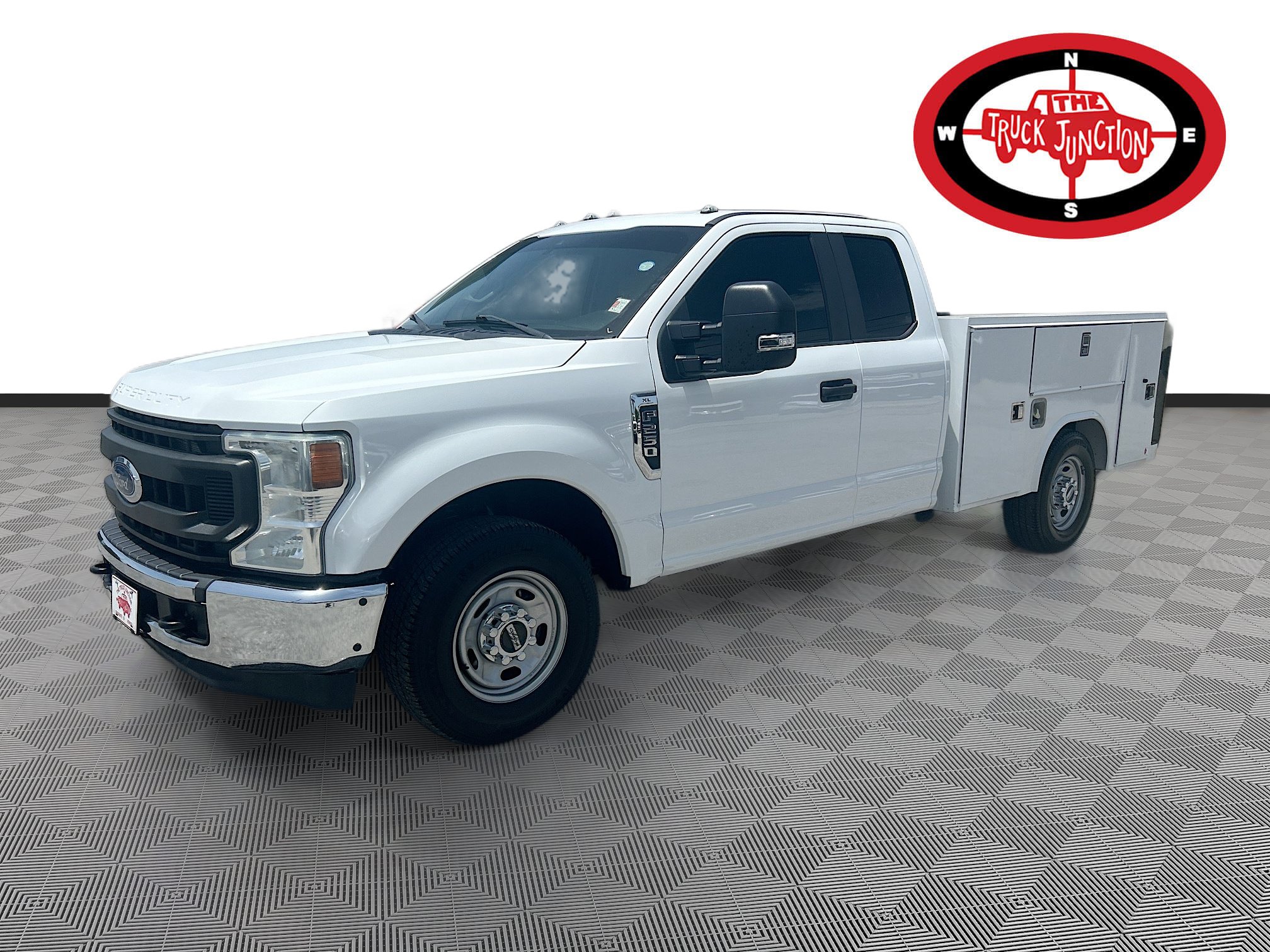 Used 2022 Ford F250 XL w/ Power Equipment Group RWD image 3
