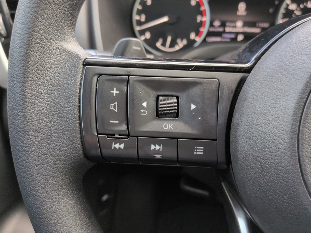 Used 2022 Nissan Rogue SV FWD image 23