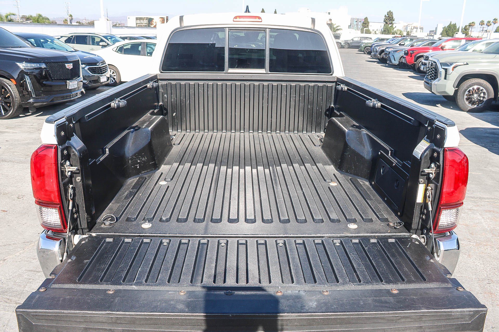 Used 2019 Toyota Tacoma SR5 AWD/4WD image 26