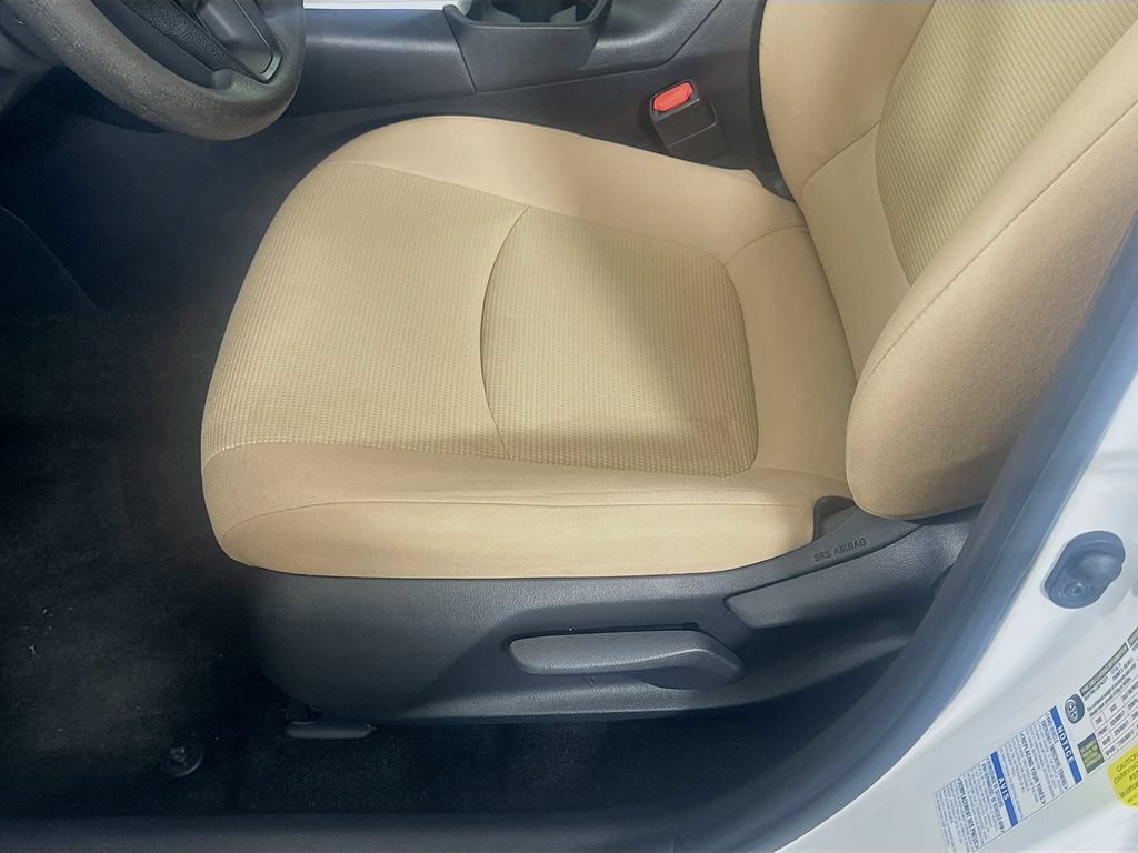 Used 2021 Toyota RAV4 LE AWD/4WD image 19