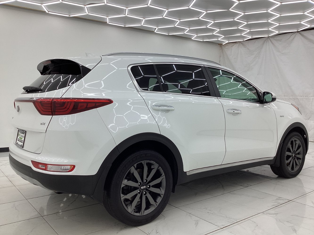 Used 2018 Kia Sportage EX w/ EX Sport Appearance Package AWD/4WD image 12