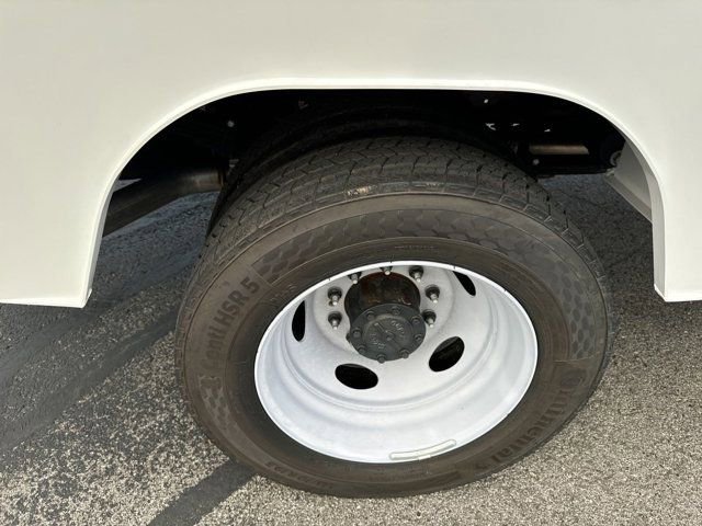 New 2024 Ford F550 2WD Regular Cab Super Duty image 3