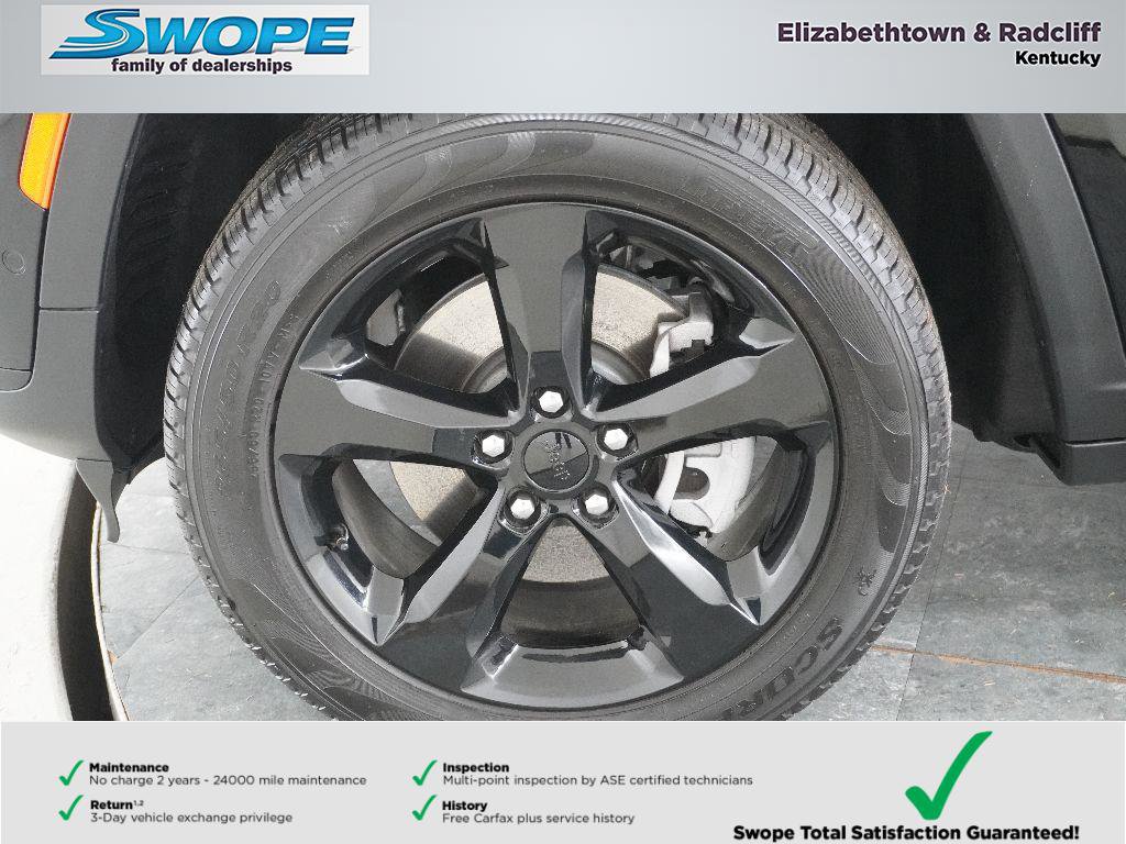 Certified 2025 Jeep Grand Cherokee L Limited w/ Luxury Tech Group II image 30