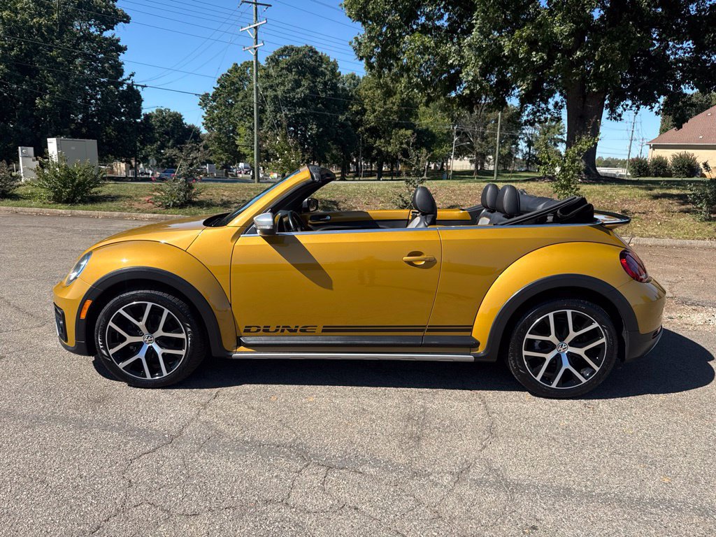 Used 2017 Volkswagen Beetle 1.8T Dune FWD image 34