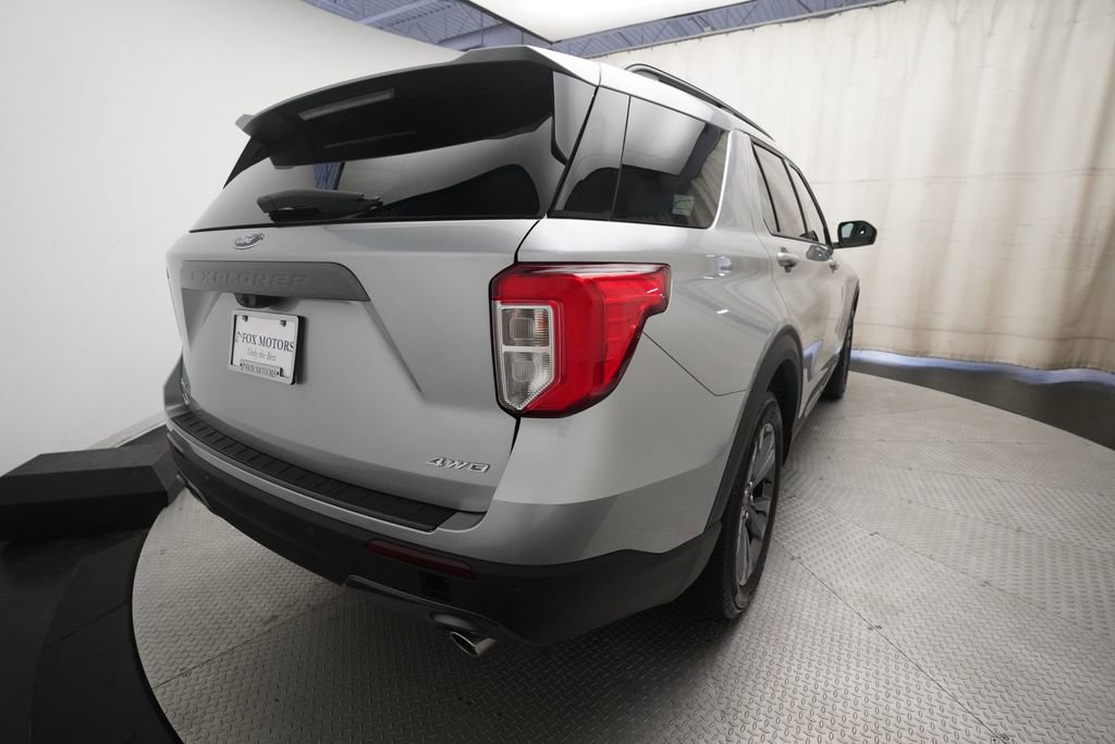 Used 2023 Ford Explorer XLT w/ Equipment Group 202A AWD/4WD image 13