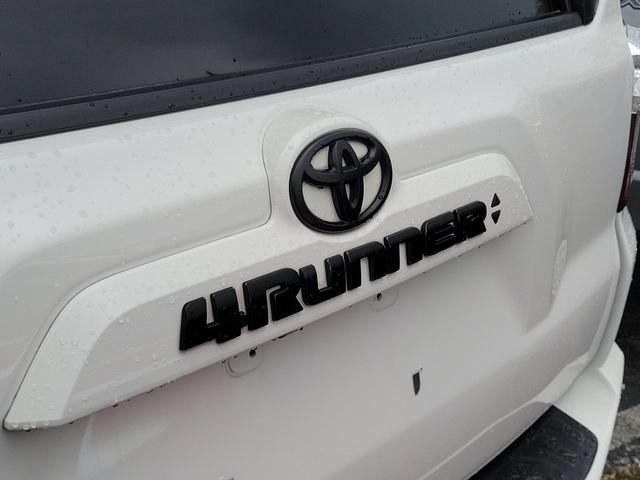 Used 2020 Toyota 4Runner SR5 Premium w/ Moonroof Package AWD/4WD image 5
