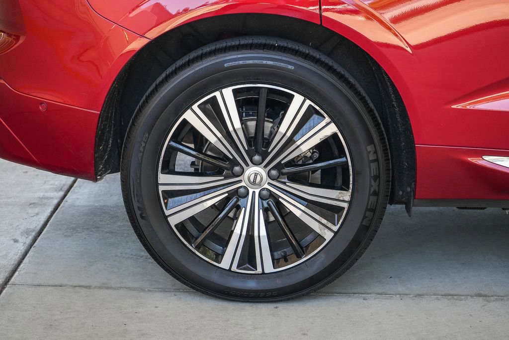 Used 2023 Volvo XC60 B5 Plus w/ Climate Package AWD/4WD image 11