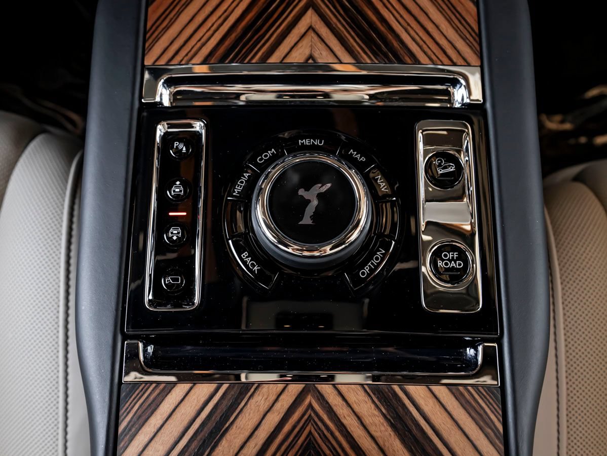 Certified 2019 Rolls-Royce Cullinan AWD/4WD image 20