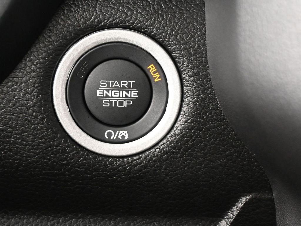 Used 2025 RAM 1500 Laramie image 31