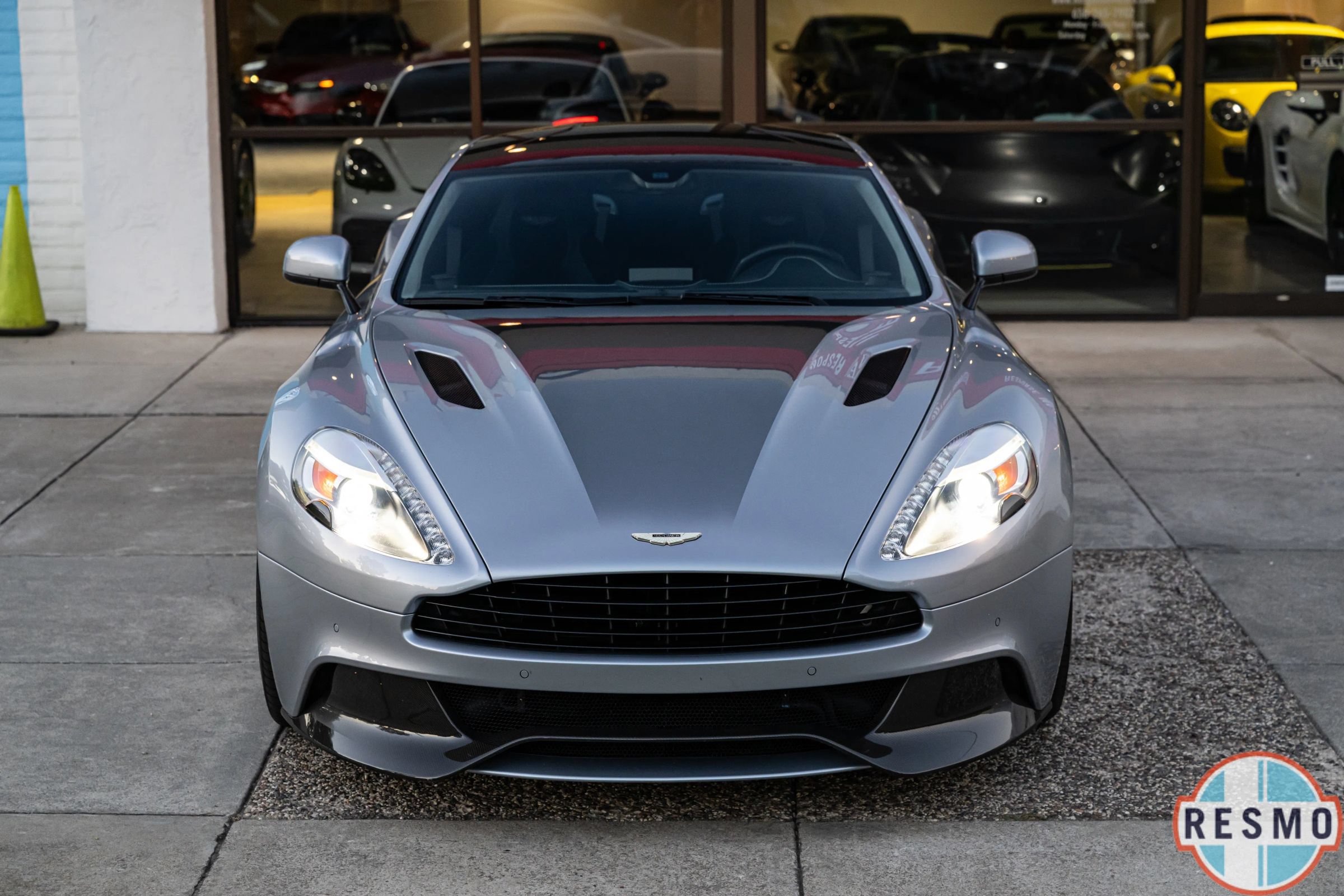 Used 2014 Aston Martin Vanquish Coupe RWD image 2