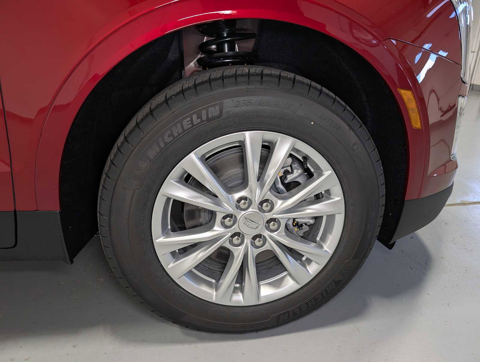 New 2026 Cadillac XT5 Luxury AWD/4WD image 3