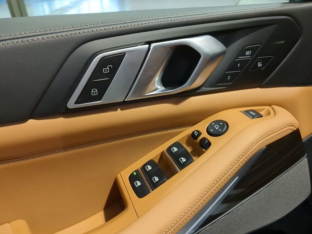 Certified 2024 BMW X5 xDrive40i w/ Premium Package image 16