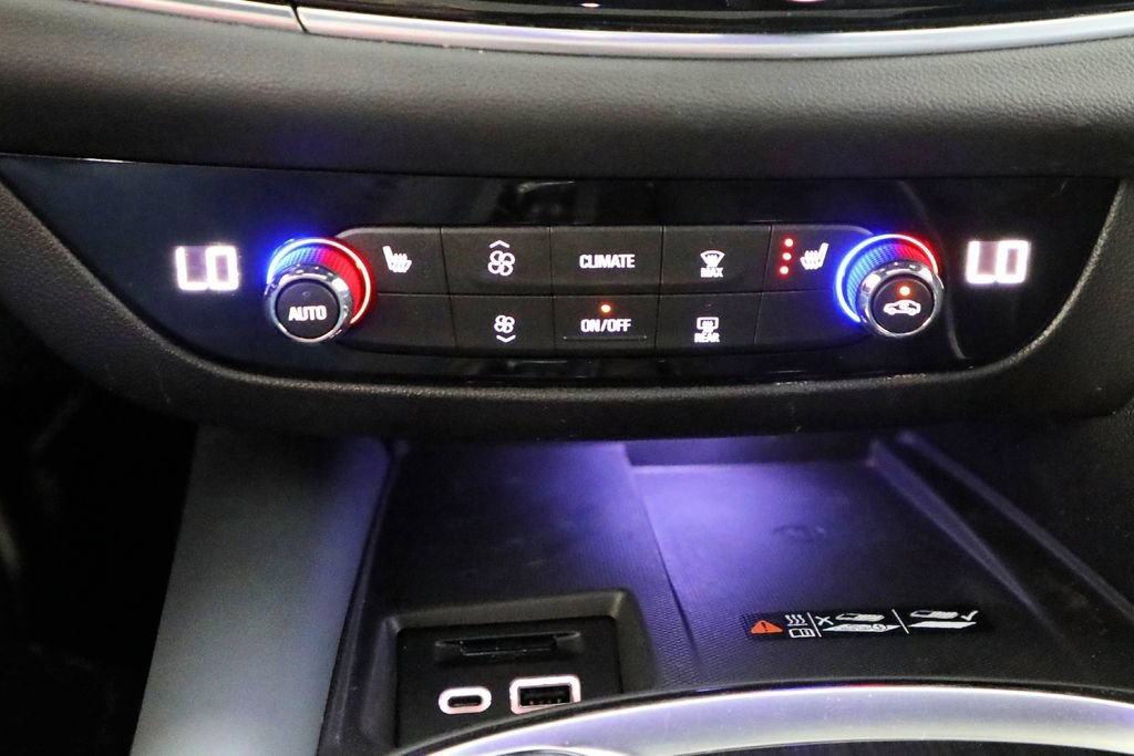 Certified 2022 Buick Enclave Essence w/ Experience Buick Package AWD/4WD image 10