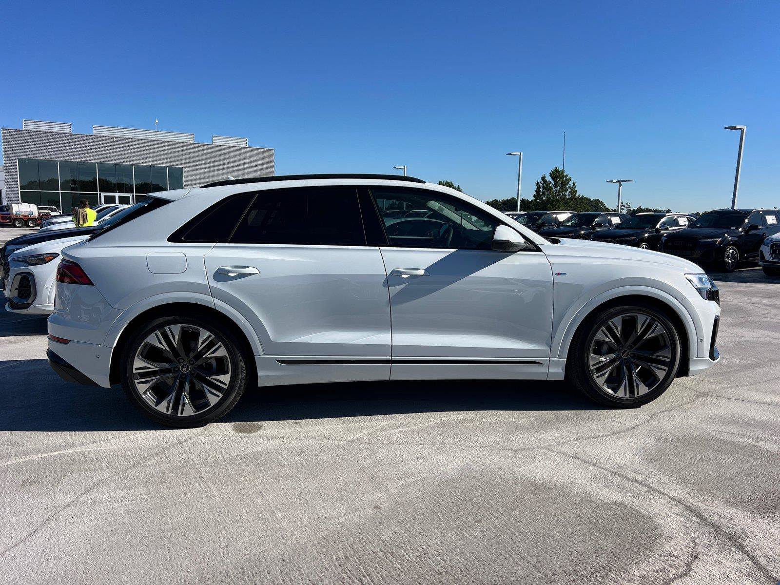 New 2027 Audi Q8 Premium Plus AWD/4WD image 4