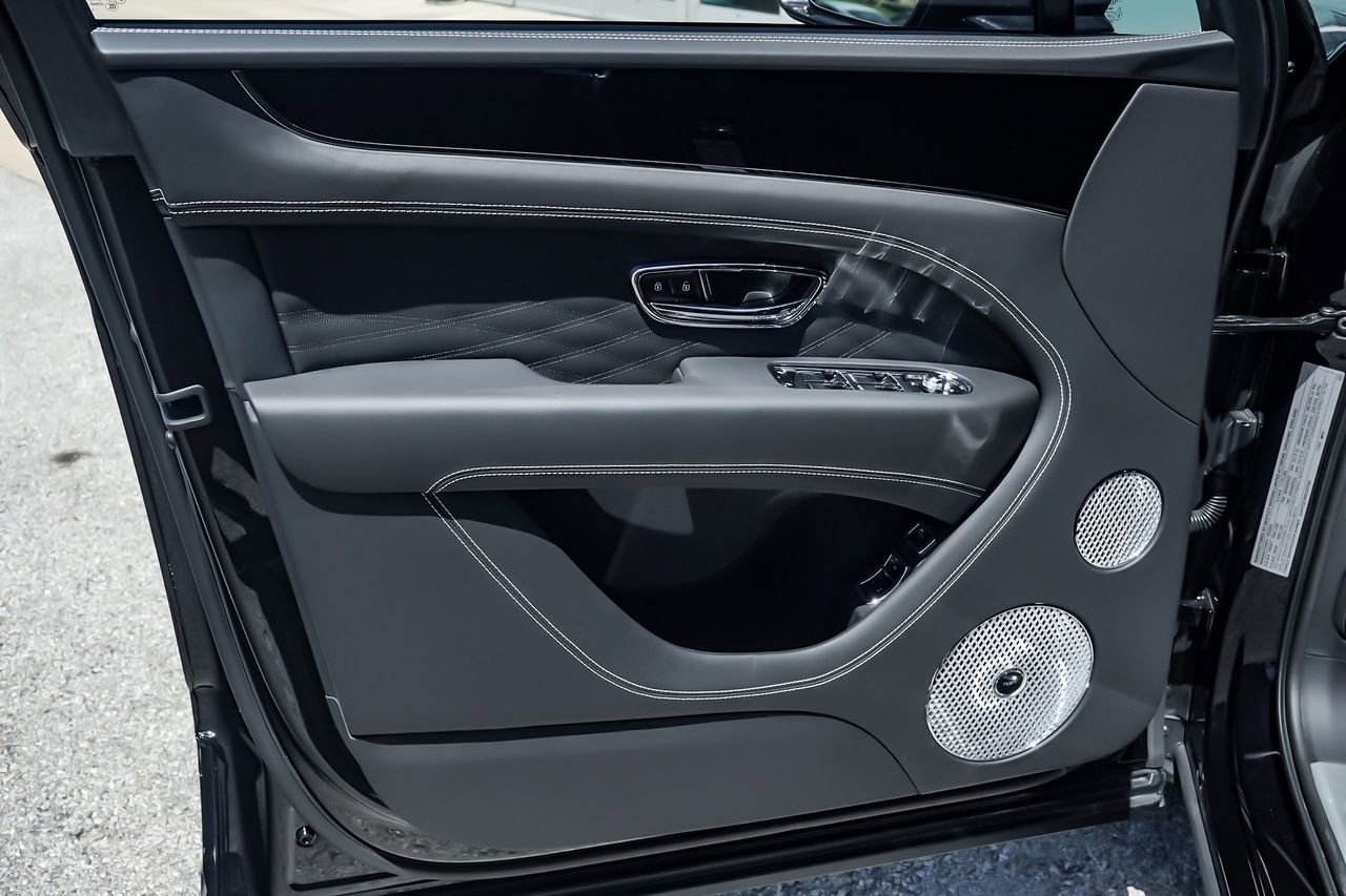 Certified 2024 Bentley Bentayga Extended Wheelbase image 28