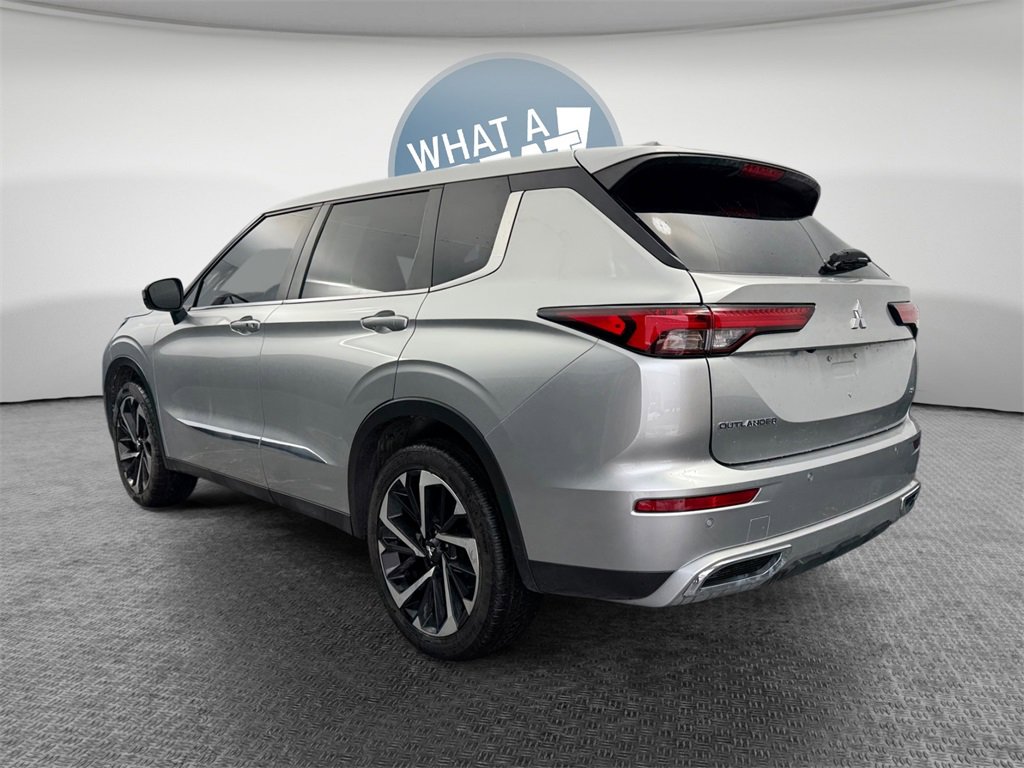 Used 2022 Mitsubishi Outlander SE image 6