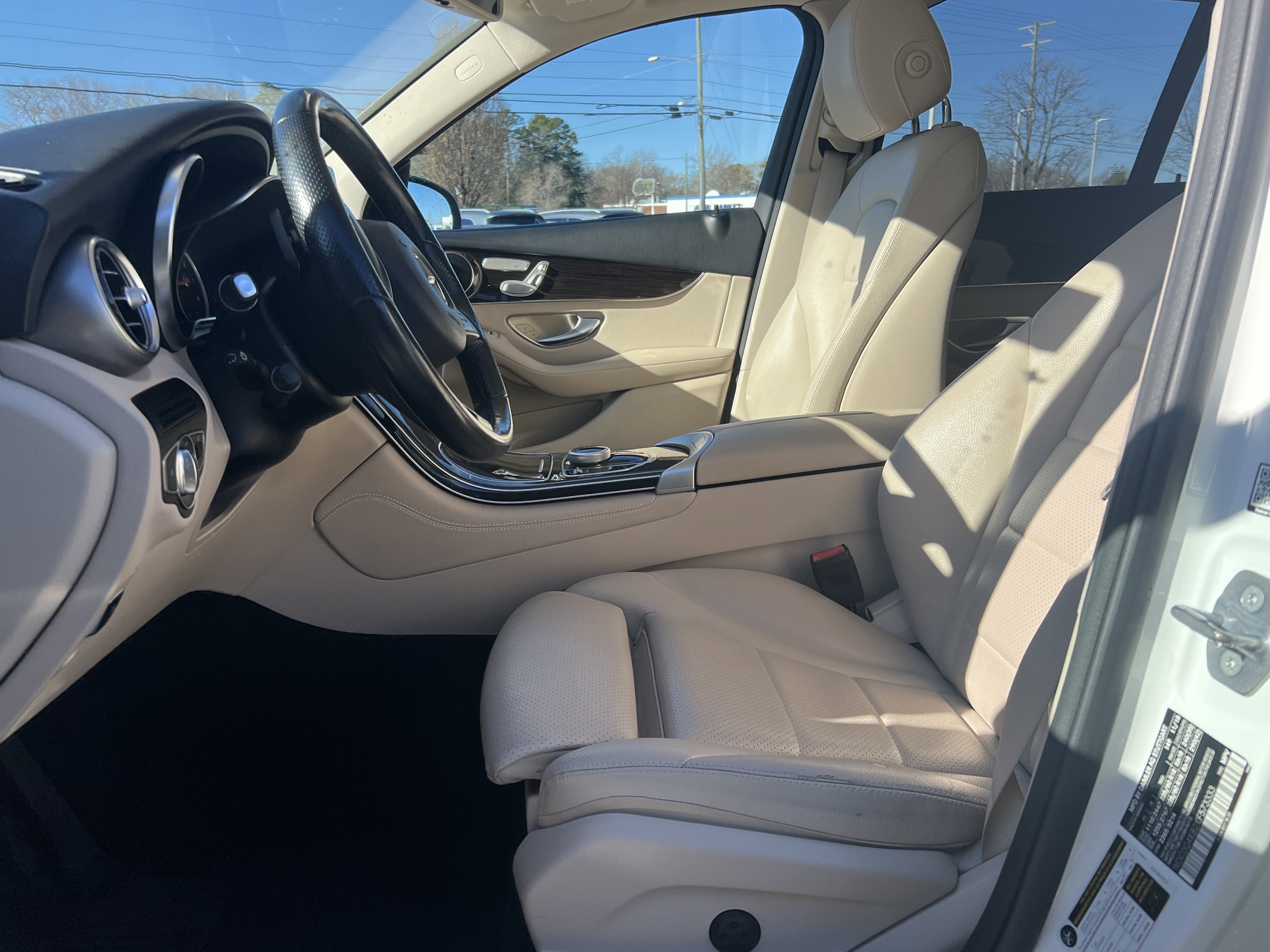 Certified 2019 Mercedes-Benz GLC 300 4MATIC w/ Premium Package image 16