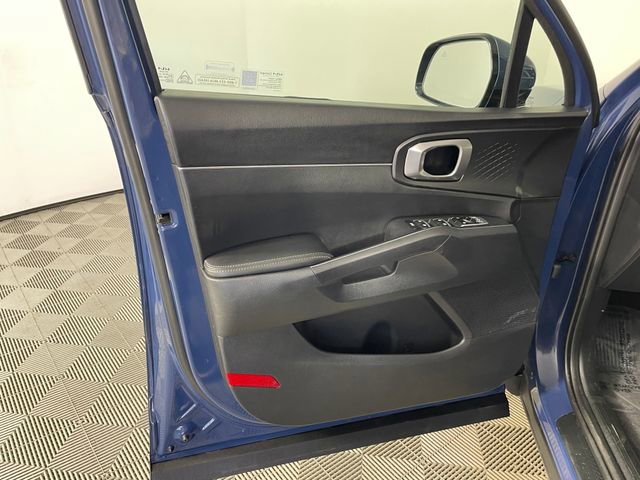 Certified 2024 Kia Sorento S w/ Panoramic Sunroof Package image 19