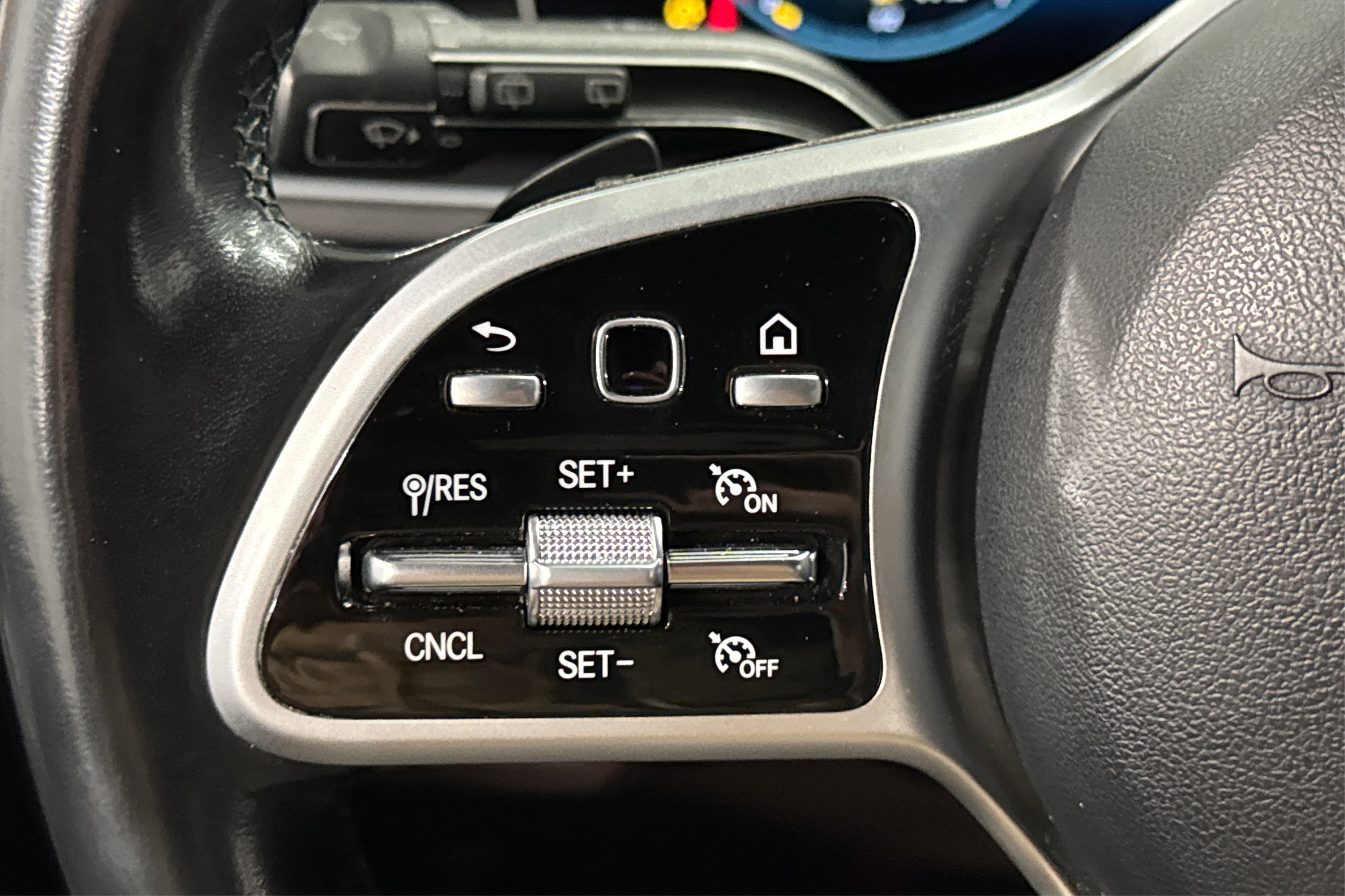 Used 2021 Mercedes-Benz GLE 350 350 AWD image 25